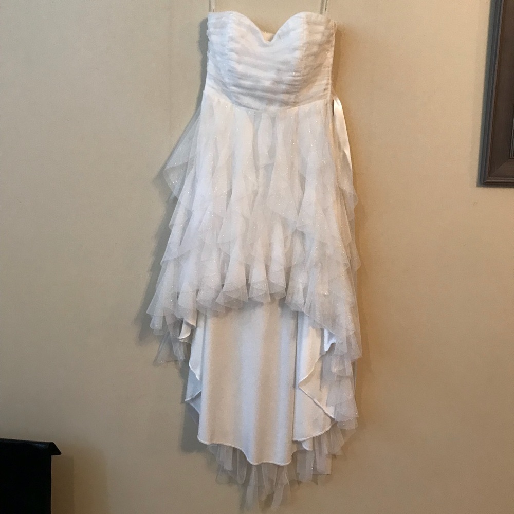 🌸Jrs White High-Low Feathered Formal/Prom Dress🌸
